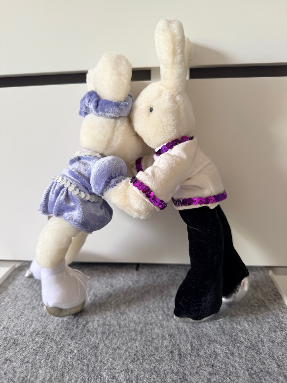 Vintage 1998 Creature Comforts Bunny Couple Plush Set- Figure Skating - Picture 2 of 9